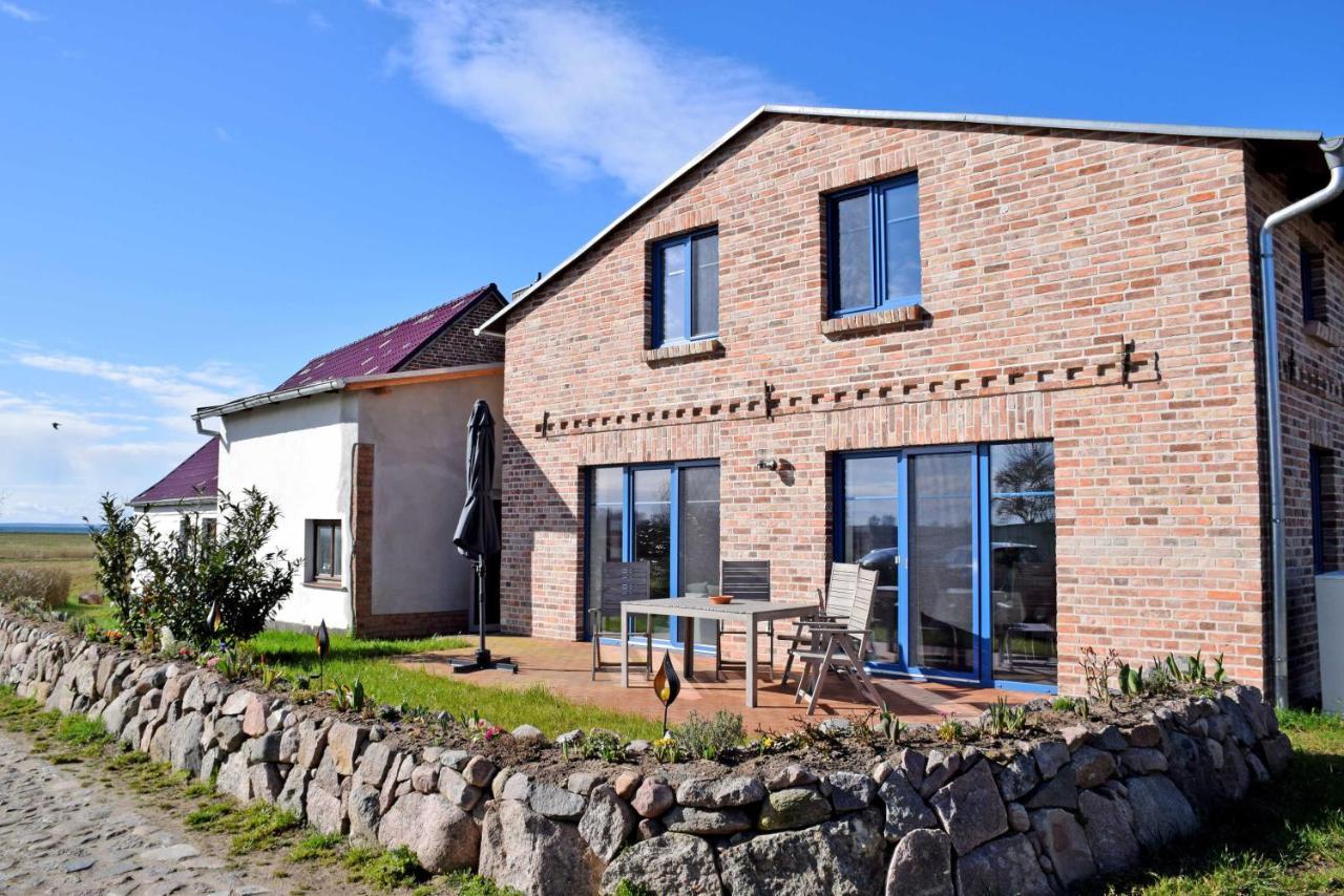 Ferienhaus Zum Boddenstrand Mit Ka Groß Zicker المظهر الخارجي الصورة